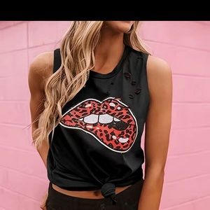 Leopard print lips sleeveless top